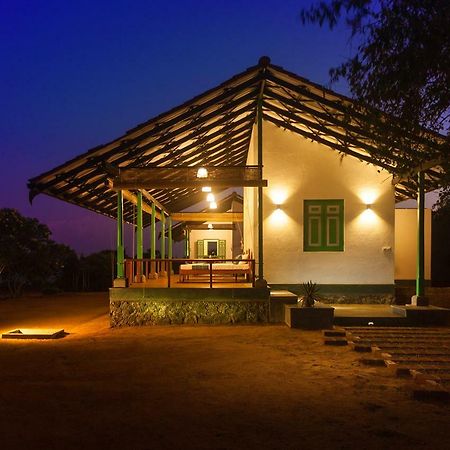 Nil Sisila Beach Resort ヤーラ エクステリア 写真